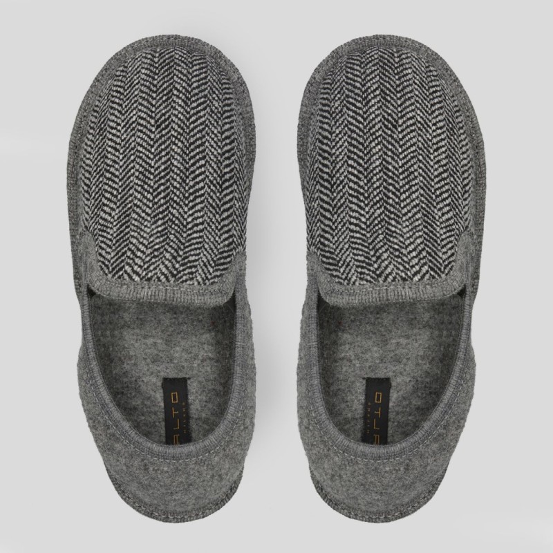 Pantofola in lana in fantasia a lisca...