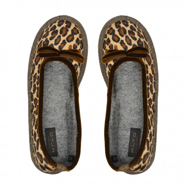 Alice ballerina da casa in cavallino